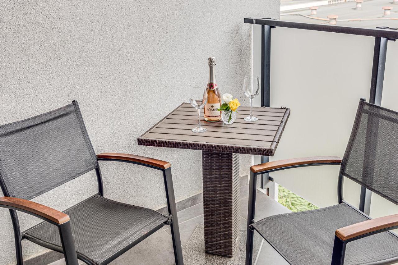 Ari Cherry Apartament With Balcony Arad Exterior photo