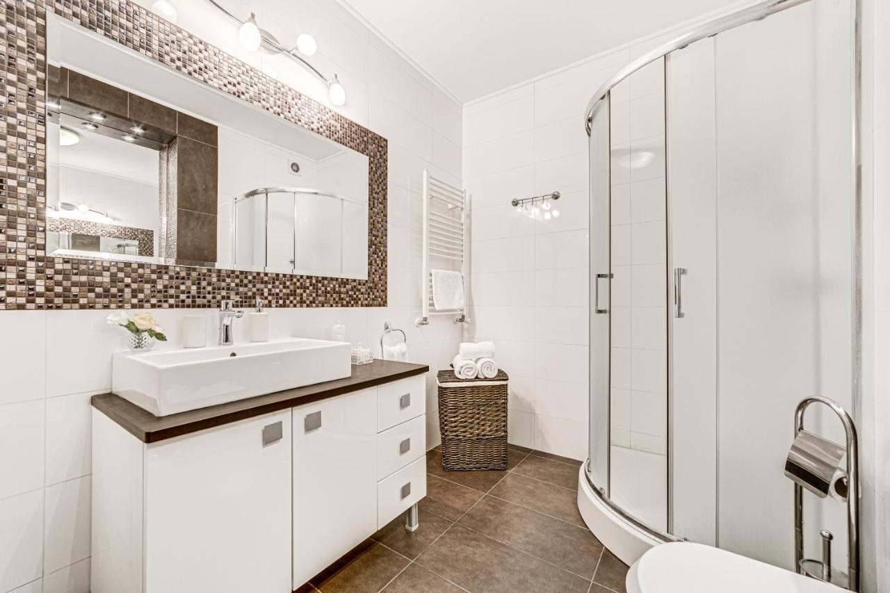 Ari Cherry Apartament With Balcony Arad Exterior photo